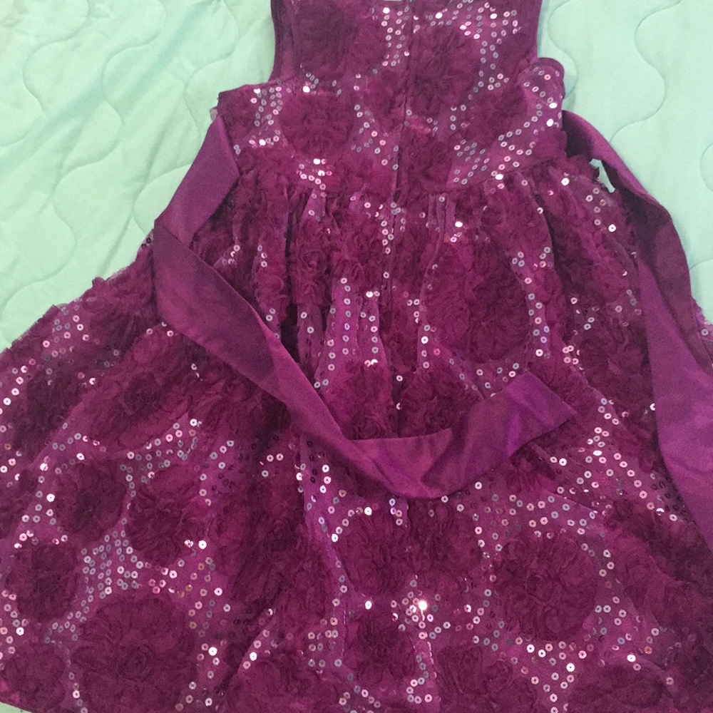 2 dresses - Picture 5 of 6
